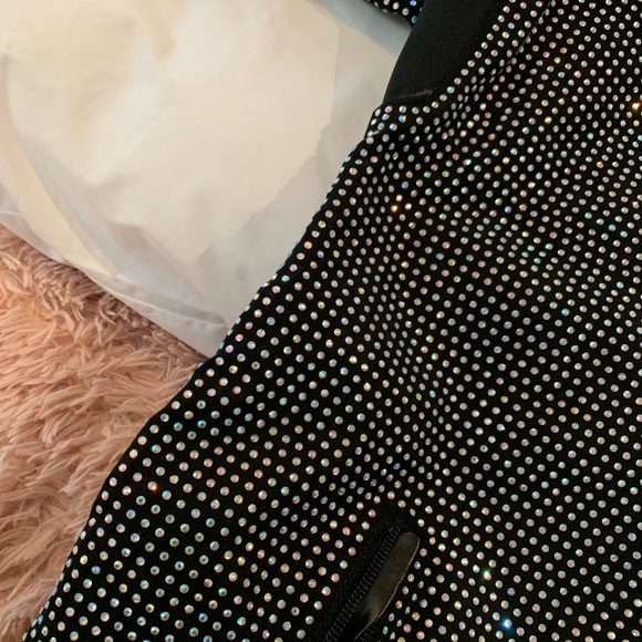 SOLD.                                                     New. - Picture 5 of 5